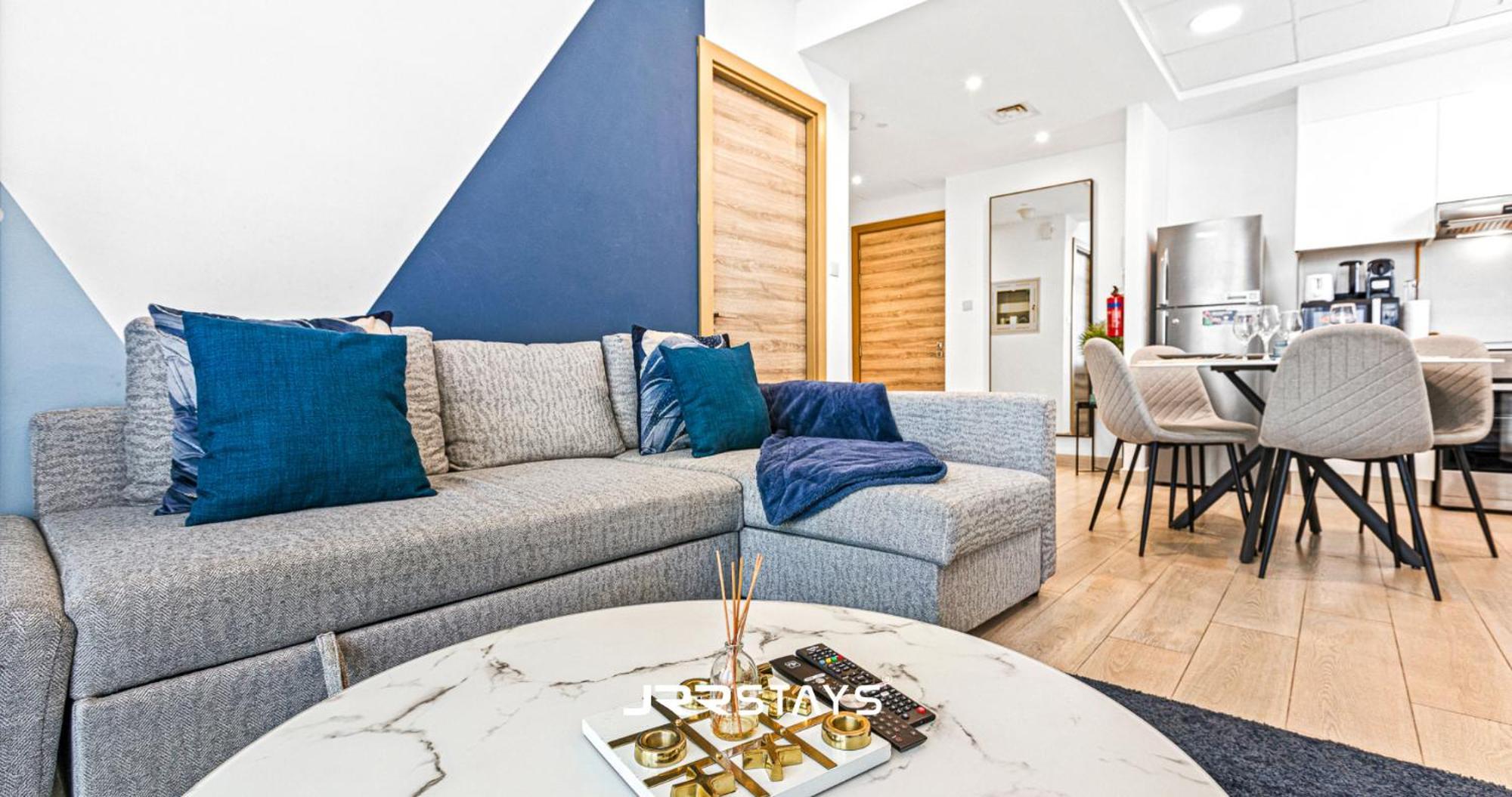 Apartment Stunning Luxury 1br - Modern With Pool View - Jvc *